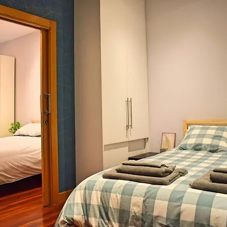 Isozaki. 5 Dormitorios Y Jardín Privado Al Lado Del Guggenheim Apartamento *
