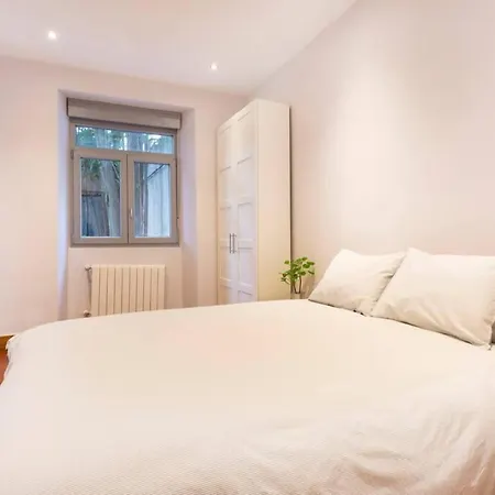 Isozaki. 5 Dormitorios Y Jardín Privado Al Lado Del Guggenheim Apartamento Bilbao