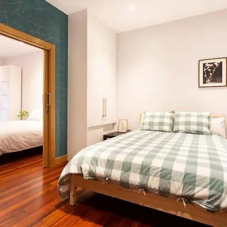 Apartment Isozaki. 5 Dormitorios Y Jardin Privado Al Lado Del Guggenheim Bilbao