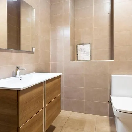 Apartment Isozaki. 5 Dormitorios Y Jardin Privado Al Lado Del Guggenheim *