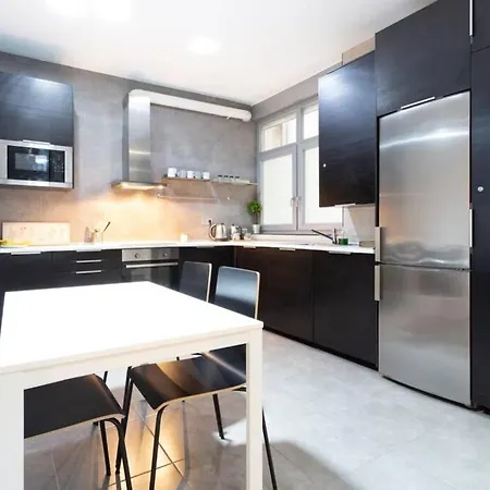 Apartamento Isozaki. 5 Dormitorios Y Jardín Privado Al Lado Del Guggenheim Bilbao